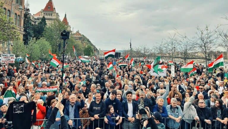 Népszavazás valódi ügyekről – ez a Nemzet Hangja