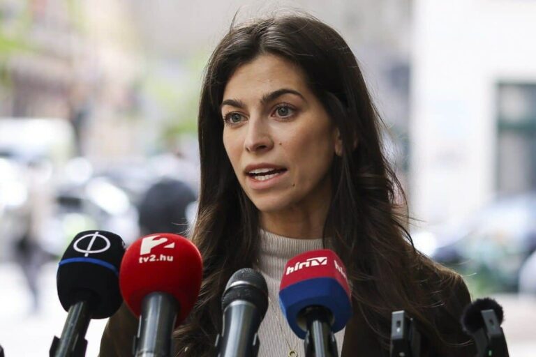 Összeférhetetlenség megállapítását kezdeményezi Kollár Kingával szemben Szentkirályi Alexandra