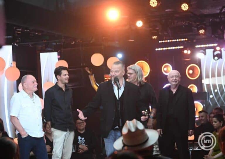 Könnyek a vízben címmel jótékonysági koncertet tartanak az árvíz sújtotta székelyföldi családok megsegítésére