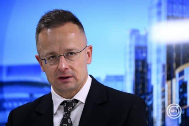 Szijjártó azután szólt be a NATO-nak, hogy a szövetség hetekkel korábban megmutatta, mekkora fölényben van az orosz légierővel szemben