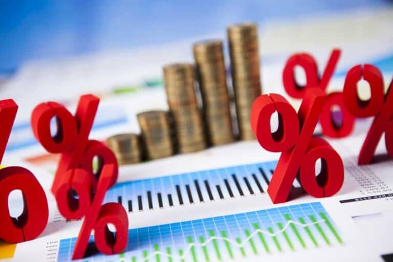 Már októberig több lakáshitelt vettünk fel idén, mint tavaly egész évben – rekordhónap, dráguló lakások, növekvő hitelösszegek