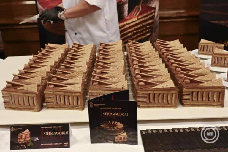Mától lehet megkóstolni Magyarország tortáját és cukormentes tortáját