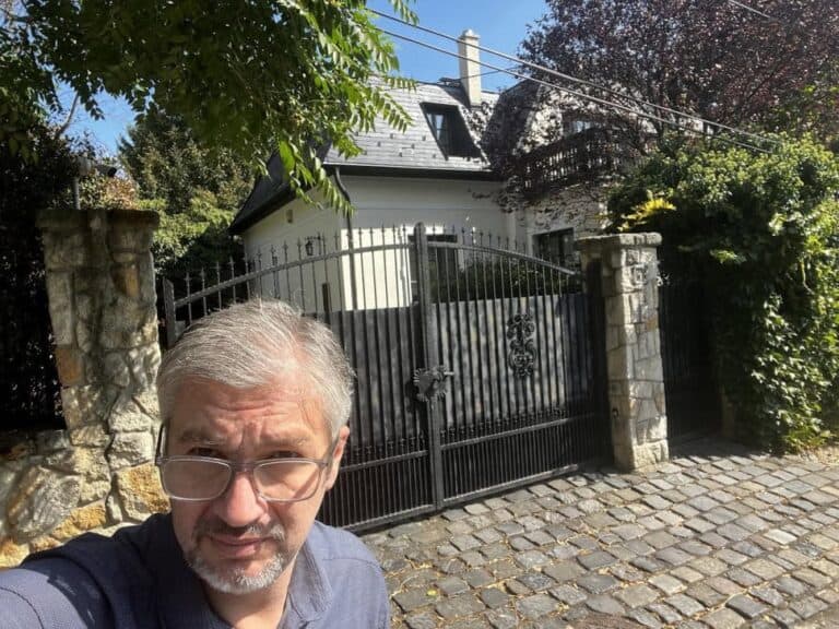 Hadházy: Orbán Sára vett egy hűvösvölgyi luxusvillát Guller Zoltántól