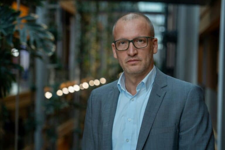 Tarr Zoltán, a Tisza Párt árnyékon át vezető politikusa – egy hit, egy küzdelem, egy újjászületés története