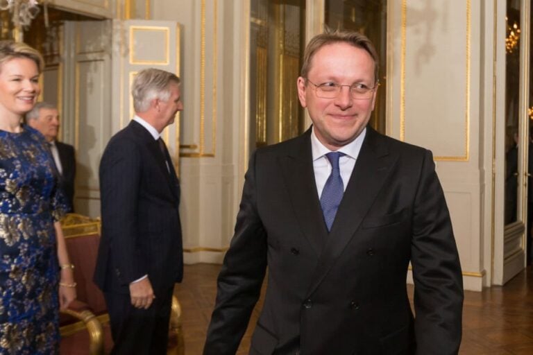 Magyar Péter: „Fedett titkosszolgálati emberek dolgoztak Brüsszelben Lázár idején”