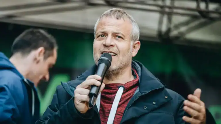 Megszólalt a Szőlő utcai igazgató egyik áldozata: állítása szerint 13 évesen hálózta be a férfi, a rendőrségnek is vallomást tett