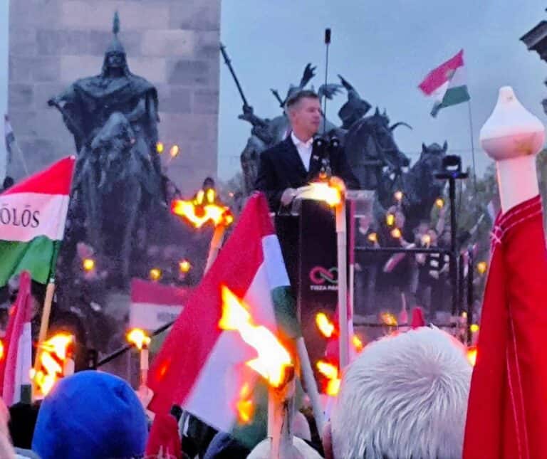 Magyar Péter szerint a Fidesz és a DK propagandistái, új szintre léptek: karácsonykor sem kímélték a nőket és a józan hangot