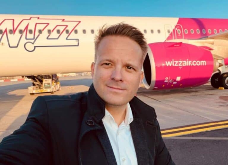 Elindult a washingtoni kegyencjárat: Deák Dániel és Bohár Dániel is Orbán Viktorral utazik a washingtoni Trump-találkozóra