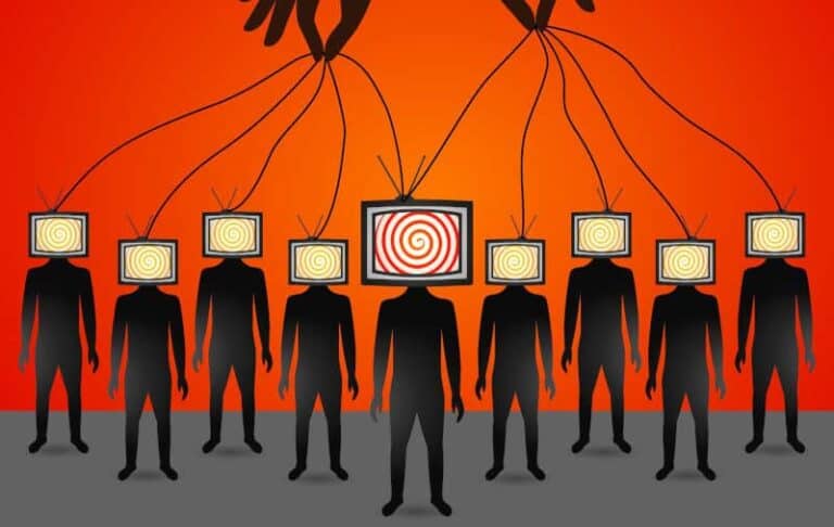 19 városban demonstrálnak szerdán a propaganda ellen