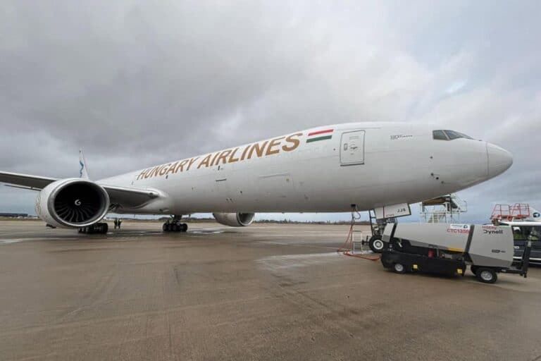Már Ferihegyen van az új magyar légitársaság óriásgépe