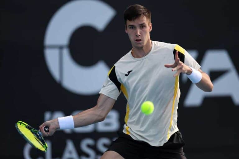 Marozsán Fábián a második kiemeltet győzte le az aucklandi tenisztornán, óriási bravúrral jutott a negyeddöntőbe